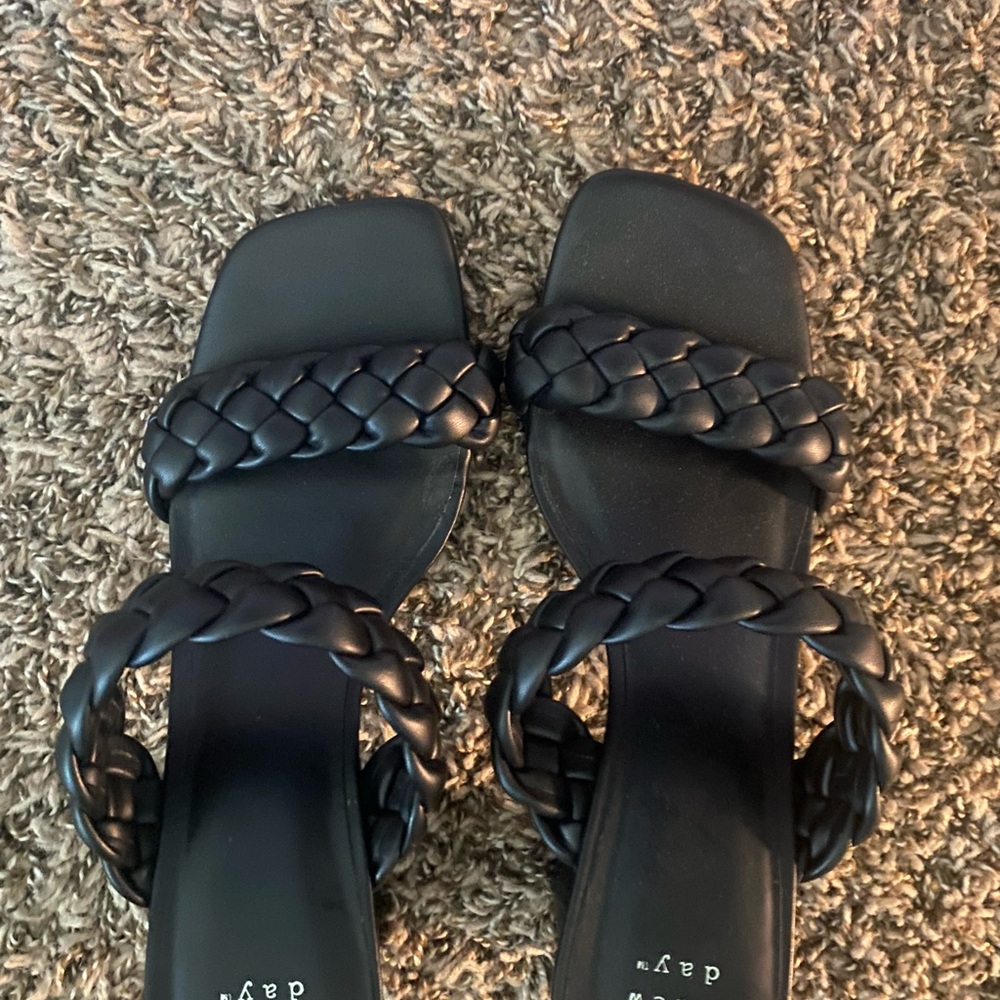 Sandals - Picture 3 of 6